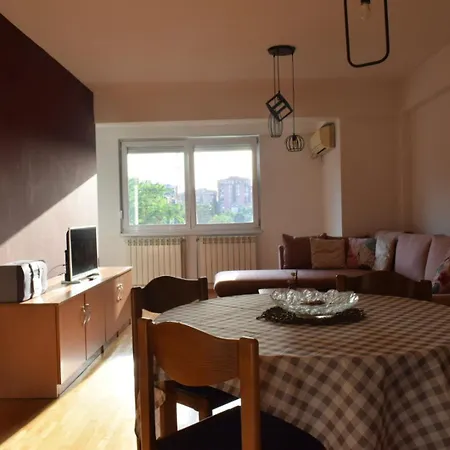 Apartment Velkovski *